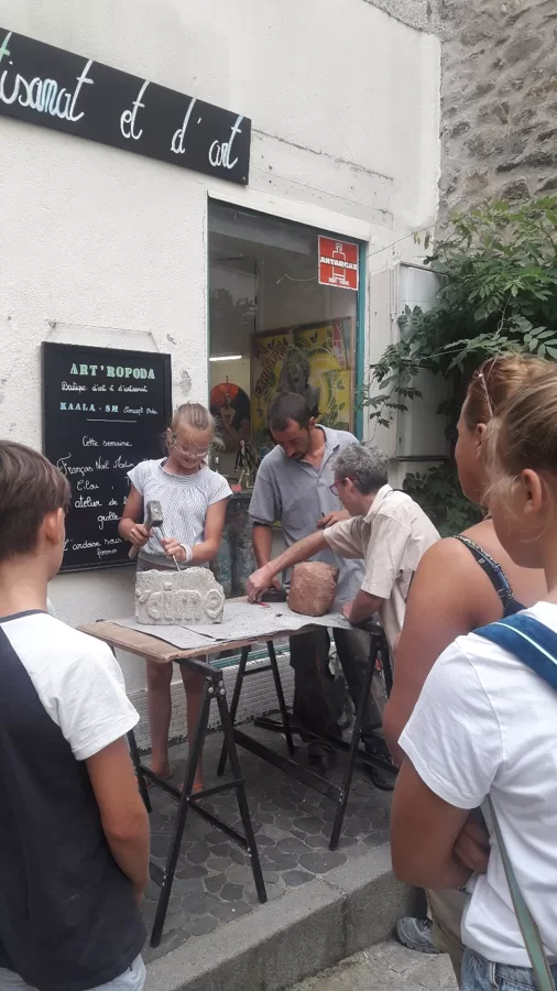 Art'ropoda, Initiation taille de pierre, Blesle 43, 2019.